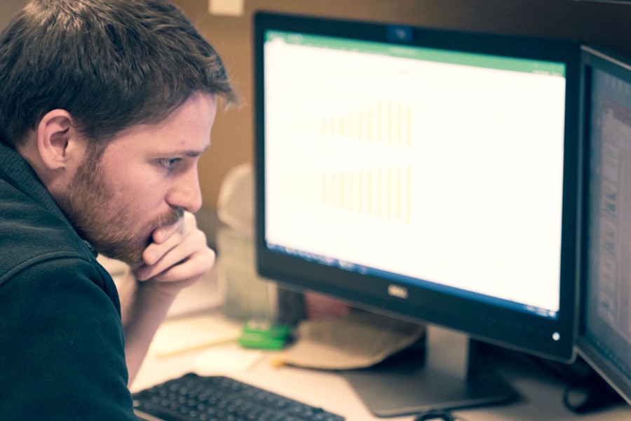 Desk M 2 Check Screens First